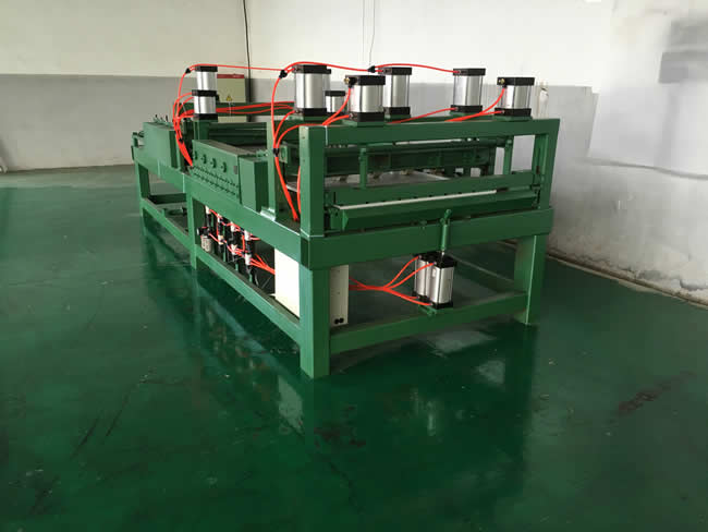 半自動(dòng)冷庫(kù)面板成型機(jī)（氣動(dòng)）